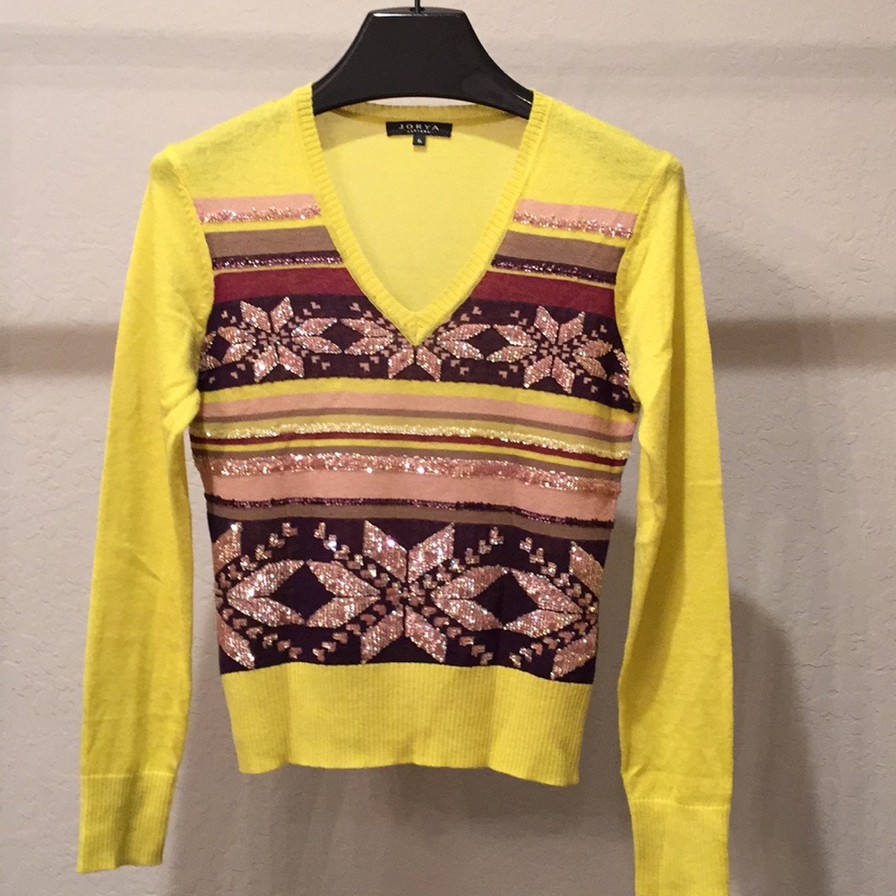 JORYA V neck sweater with sequin front